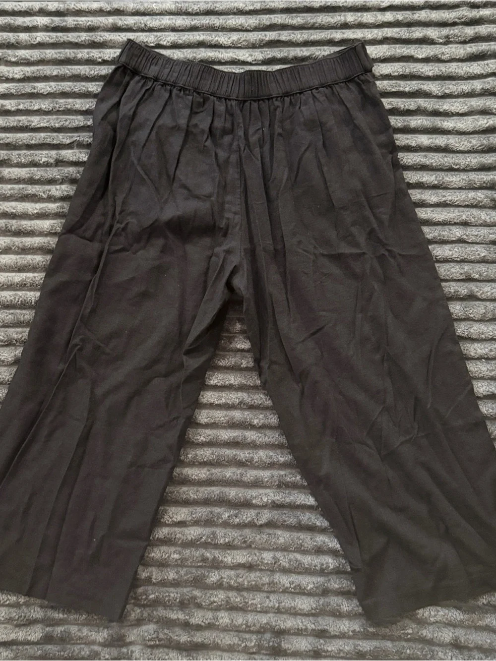 Michael Kors Black Cropped Flat-Front Capris with Gold D-Ring